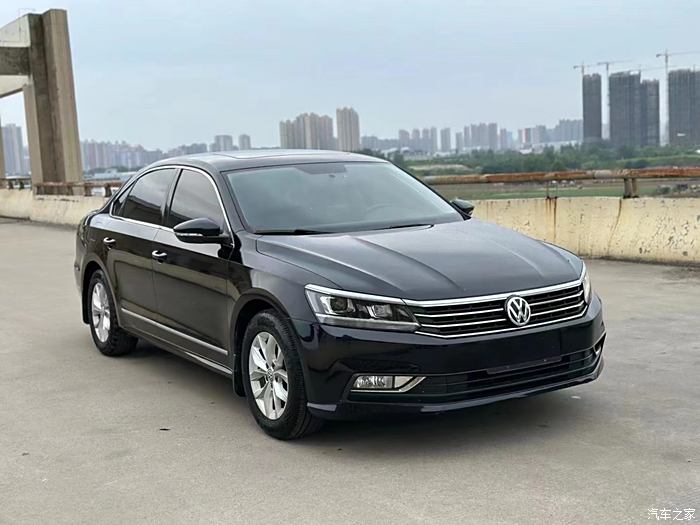 Volkswagen PASSAT 1.4T Business Edition